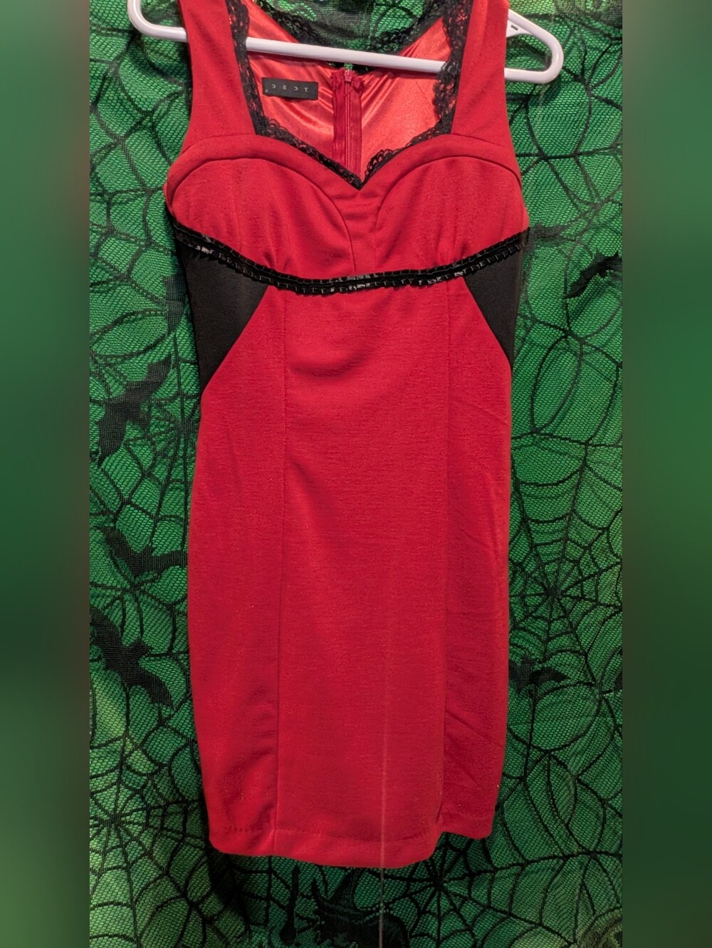 Red & Black Sweetheart Neckline Bodycon Dress